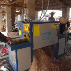 廣西-東興市-方木加工現(xiàn)場